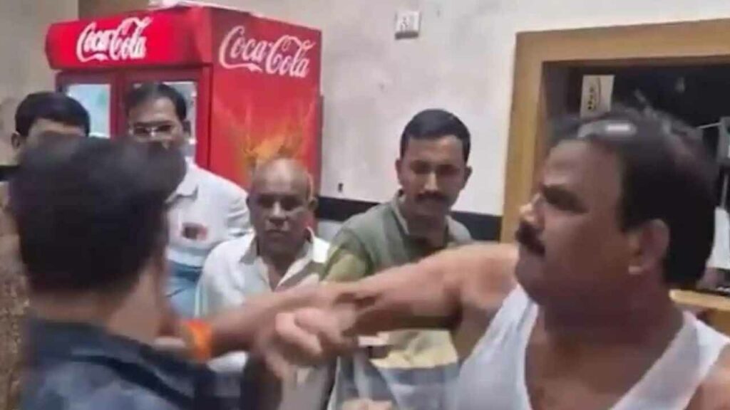 MLA attacks canteen staff..this is Shiv Sena style, says comment