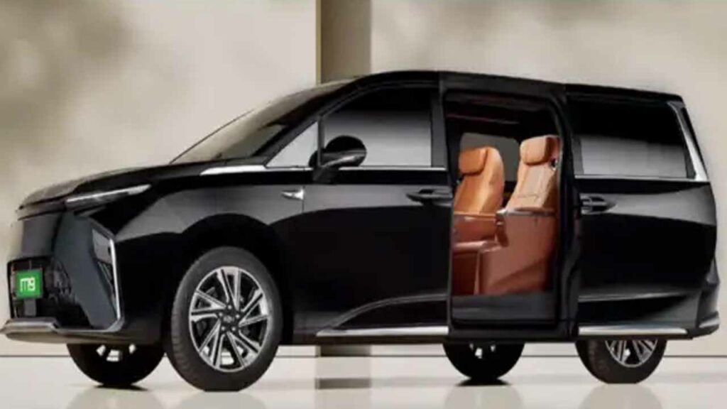 The luxurious M9 from JSW MG Motor..do you know how much it costs..!