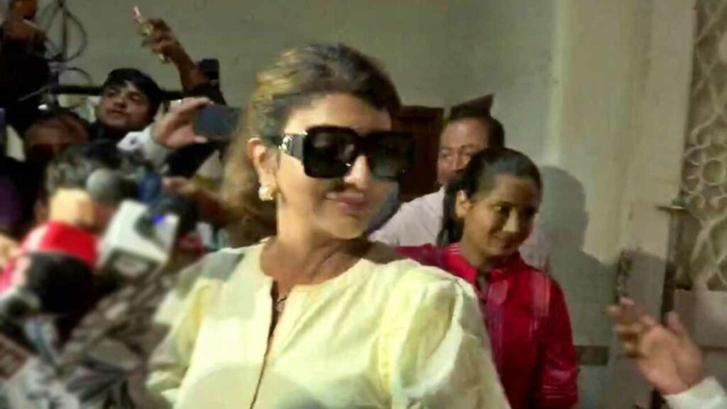 Manchu Lakshmi attends ED interrogation