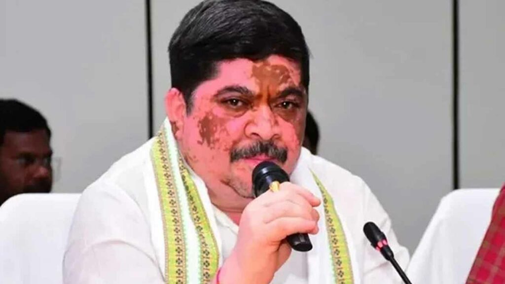 The Center is discriminating against Telangana in the matter of fertilizers: Ponnam Prabhakar